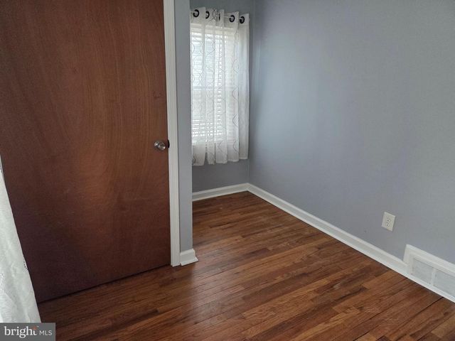 539 W KINGS HWY W, Audubon, NJ 08106