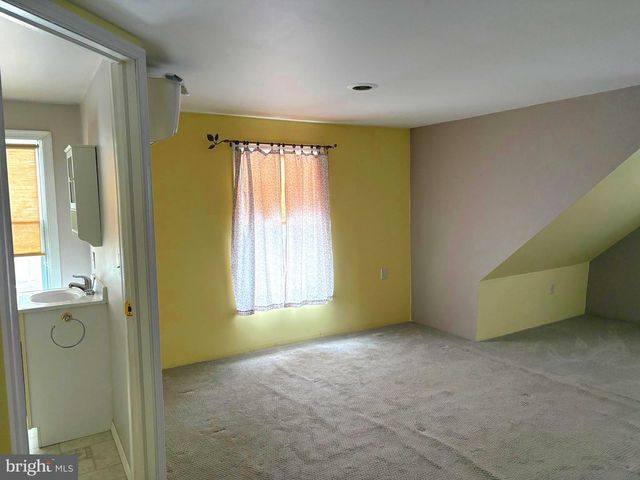 539 W KINGS HWY W, Audubon, NJ 08106