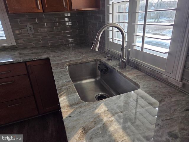 539 W KINGS HWY W, Audubon, NJ 08106