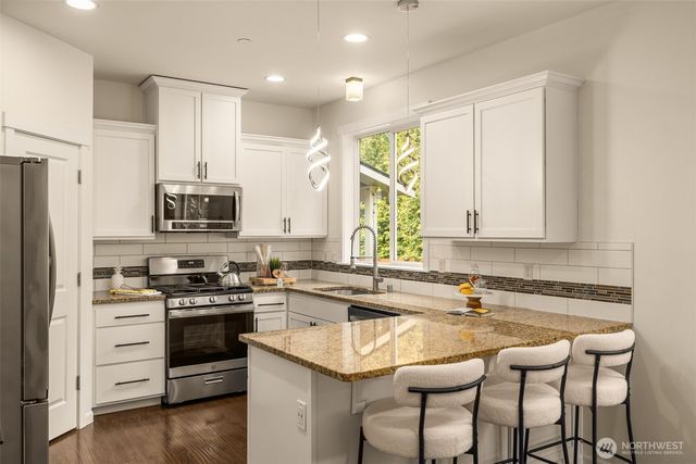 7614 NE 169th Lane, Kenmore, WA 98028