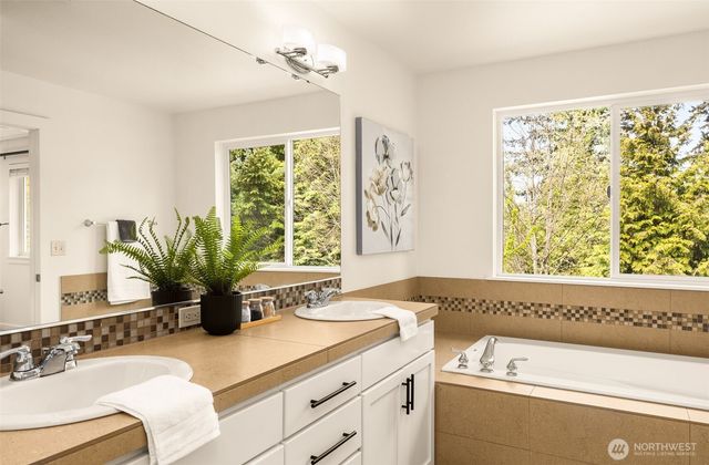 7614 NE 169th Lane, Kenmore, WA 98028