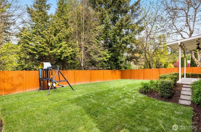 7614 NE 169th Lane, Kenmore, WA 98028