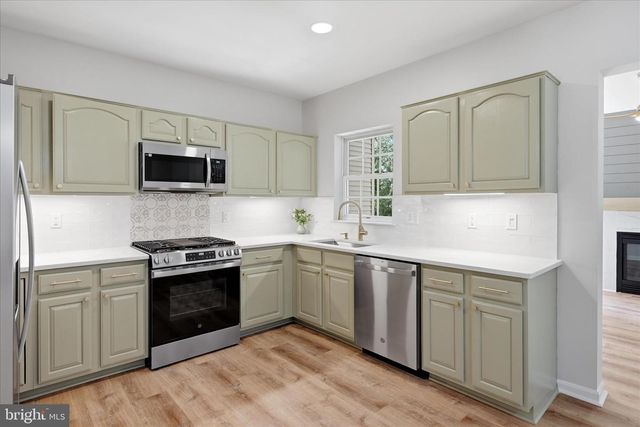 8972 BENCHMARK LN, Bristow, VA 20136