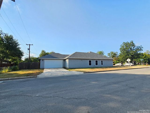 102 Lemonwood Ave, Universal City, TX 78148