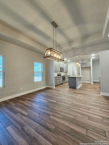 102 Lemonwood Ave, Universal City, TX 78148