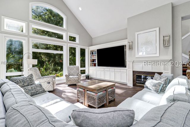 33 N Port Royal Dr, Hilton Head Island, SC 29928