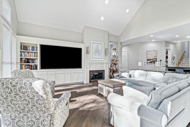 33 N Port Royal Dr, Hilton Head Island, SC 29928