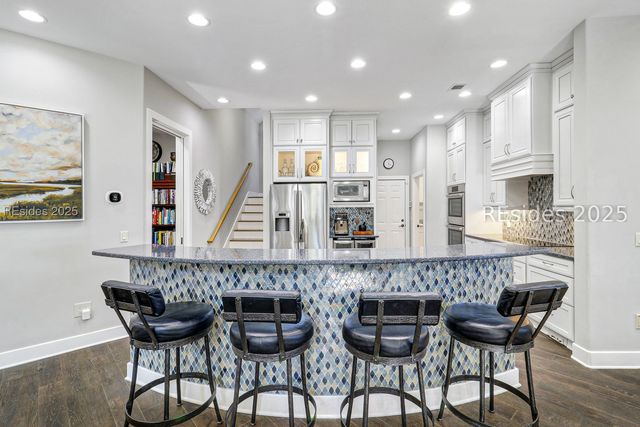 33 N Port Royal Dr, Hilton Head Island, SC 29928