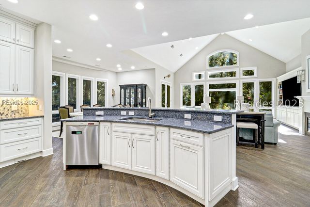 33 N Port Royal Dr, Hilton Head Island, SC 29928