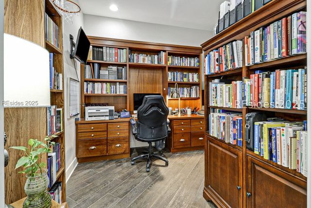 33 N Port Royal Dr, Hilton Head Island, SC 29928