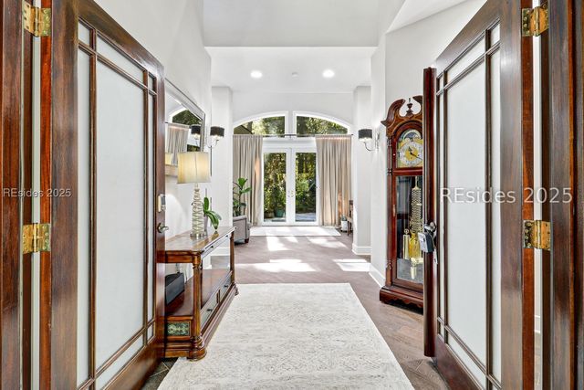 33 N Port Royal Dr, Hilton Head Island, SC 29928