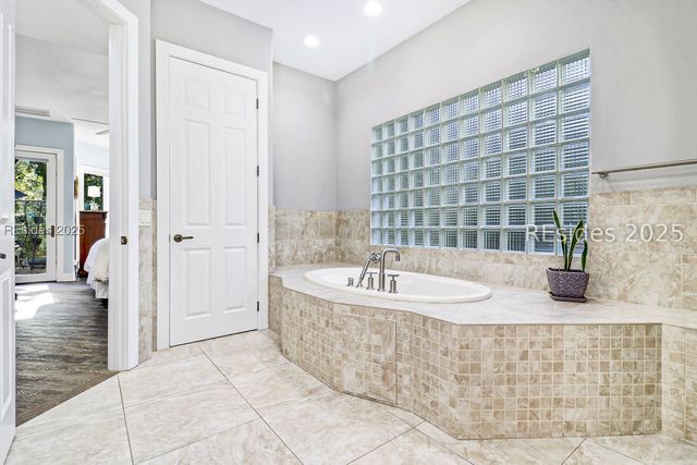 33 N Port Royal Dr, Hilton Head Island, SC 29928