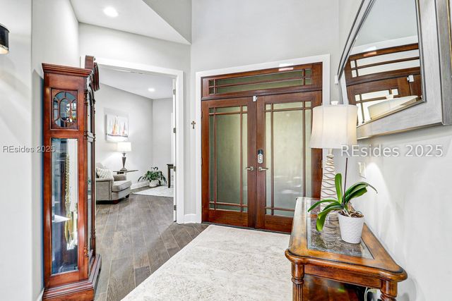 33 N Port Royal Dr, Hilton Head Island, SC 29928