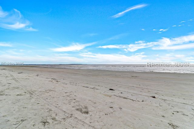 33 N Port Royal Dr, Hilton Head Island, SC 29928