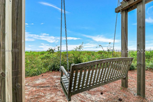 33 N Port Royal Dr, Hilton Head Island, SC 29928