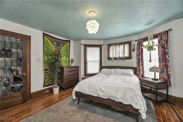 1462 Spring Garden Avenue, Lakewood, OH 44107