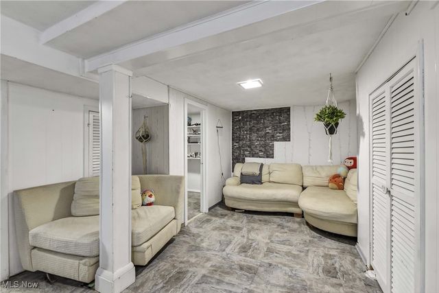 1462 Spring Garden Avenue, Lakewood, OH 44107