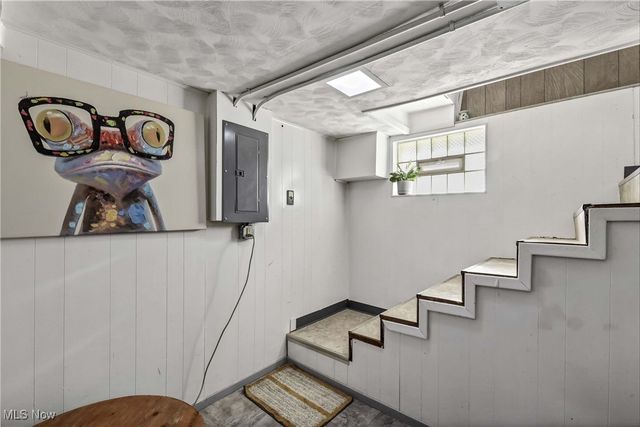 1462 Spring Garden Avenue, Lakewood, OH 44107