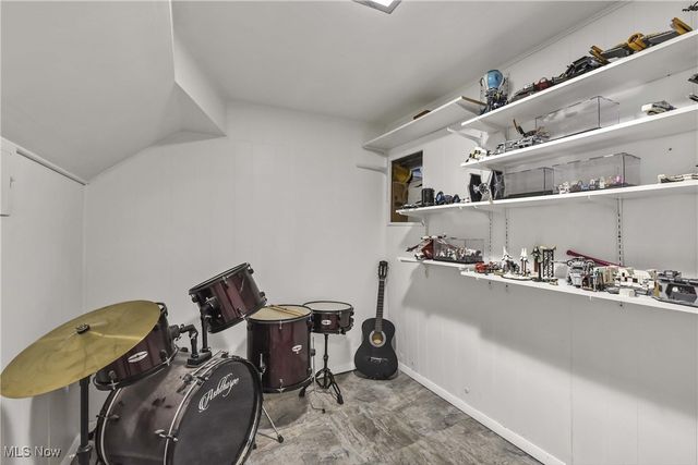 1462 Spring Garden Avenue, Lakewood, OH 44107