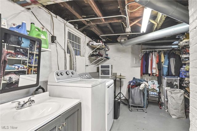 1462 Spring Garden Avenue, Lakewood, OH 44107