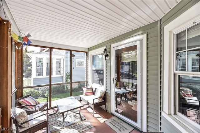 1462 Spring Garden Avenue, Lakewood, OH 44107