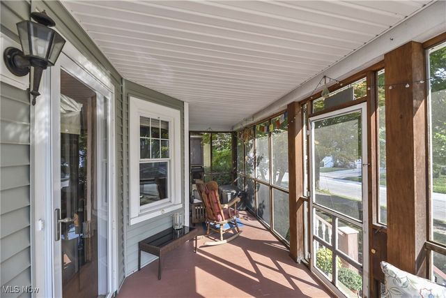 1462 Spring Garden Avenue, Lakewood, OH 44107