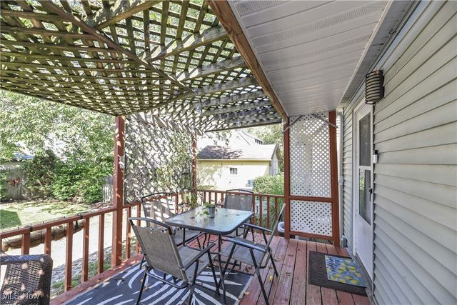 1462 Spring Garden Avenue, Lakewood, OH 44107