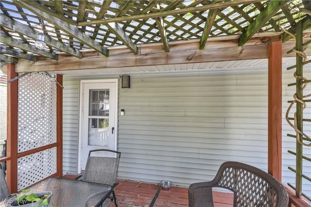 1462 Spring Garden Avenue, Lakewood, OH 44107