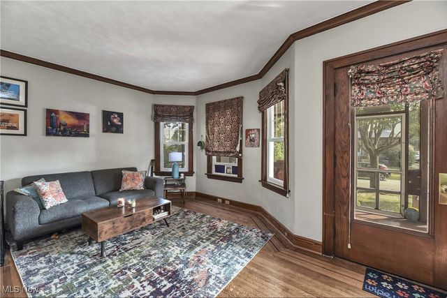 1462 Spring Garden Avenue, Lakewood, OH 44107