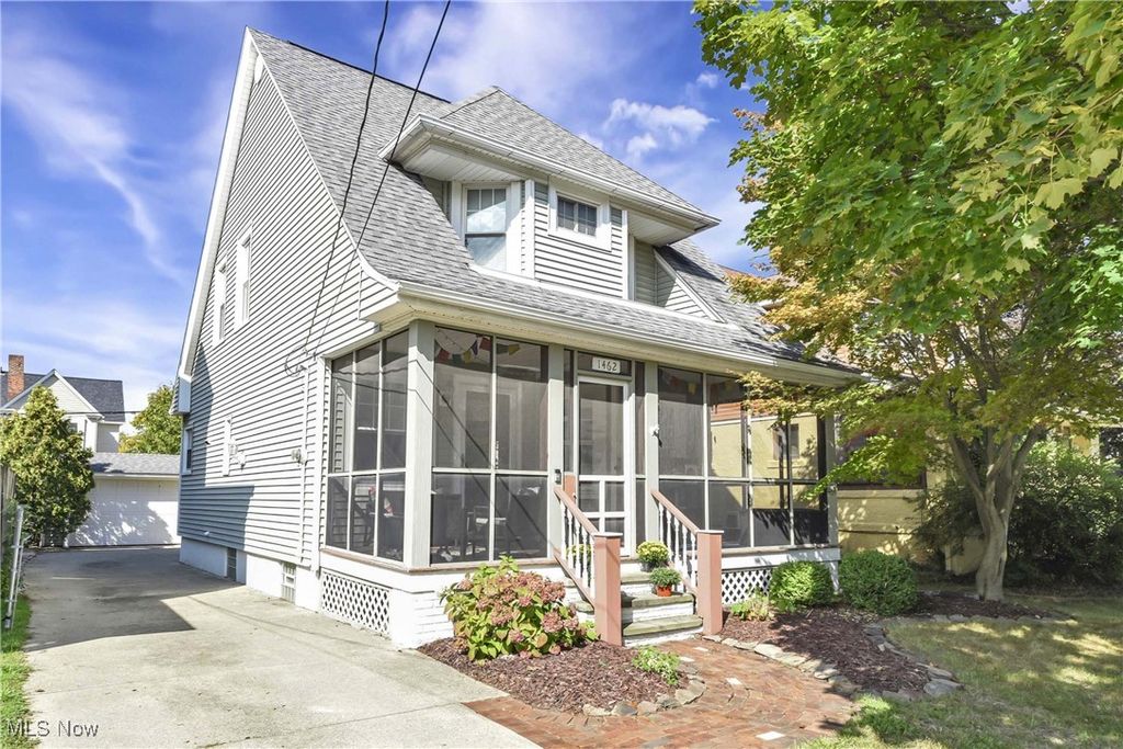 1462 Spring Garden Avenue, Lakewood, OH 44107