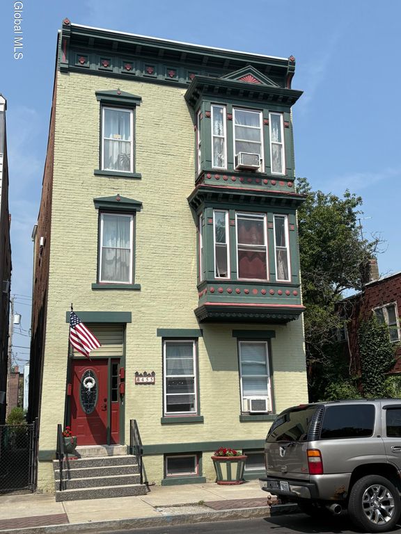 455 2nd Street, Troy, NY 12180