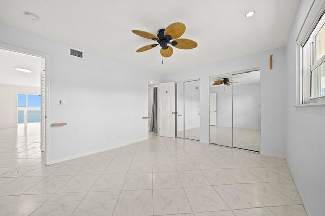 400 Wilma Circle 207, Riviera Beach, FL 33404