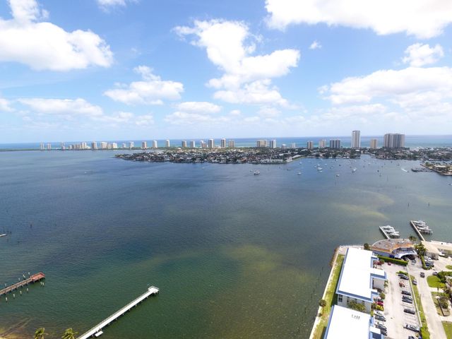 400 Wilma Circle 207, Riviera Beach, FL 33404