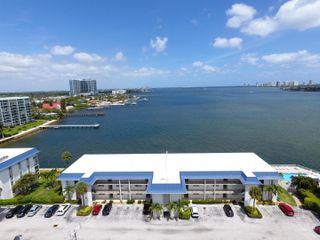 400 Wilma Circle 207, Riviera Beach, FL 33404