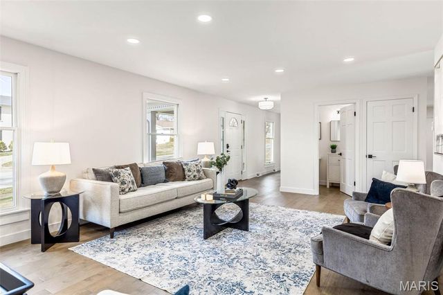 304 Shady Meadows Drive, St Louis, MO 63011