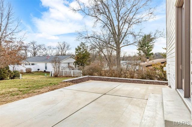 304 Shady Meadows Drive, St Louis, MO 63011