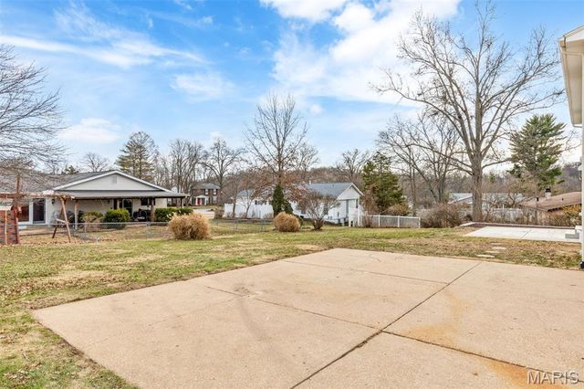 304 Shady Meadows Drive, St Louis, MO 63011