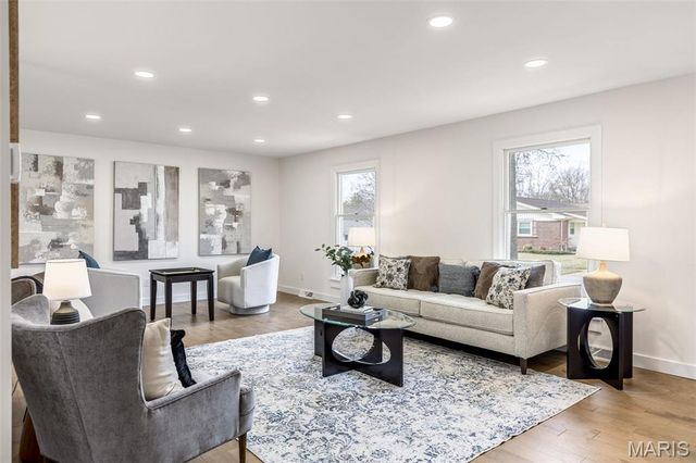 304 Shady Meadows Drive, St Louis, MO 63011