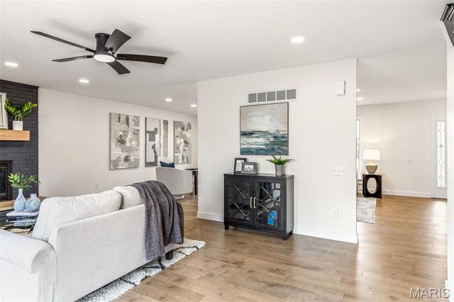 304 Shady Meadows Drive, St Louis, MO 63011