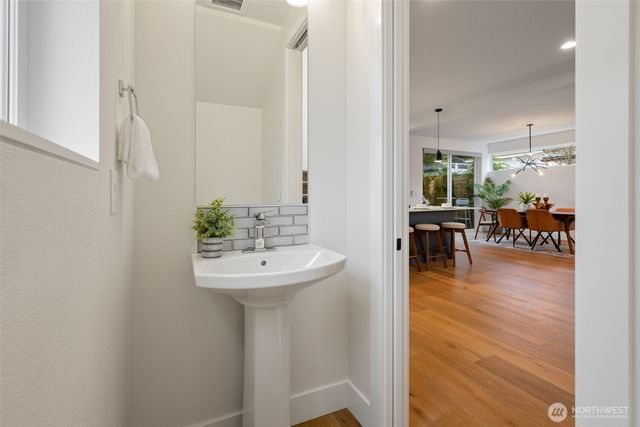 8848 20th Avenue SW, Seattle, WA 98106