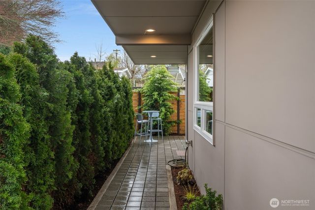 8848 20th Avenue SW, Seattle, WA 98106