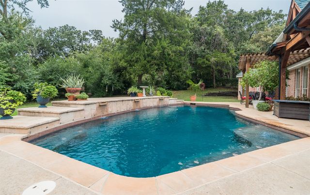 17 Forest Drive, Mansfield, TX 76063
