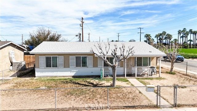 490 S 4th, Blythe, CA 92225