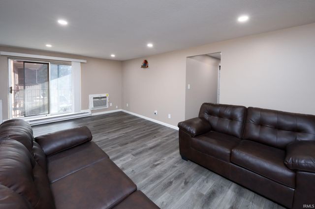 2927 Westbrook Dr Apt B218, Fort Wayne, IN 46805