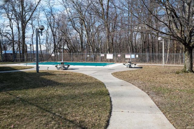 2927 Westbrook Dr Apt B218, Fort Wayne, IN 46805