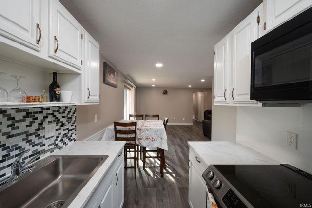 2927 Westbrook Dr Apt B218, Fort Wayne, IN 46805