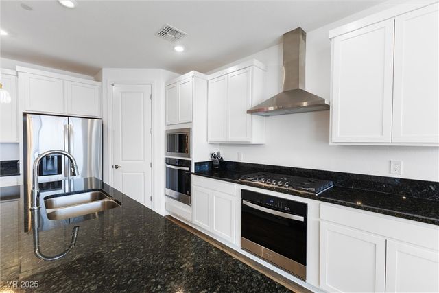 10863 Gardenova Avenue, Las Vegas, NV 89166