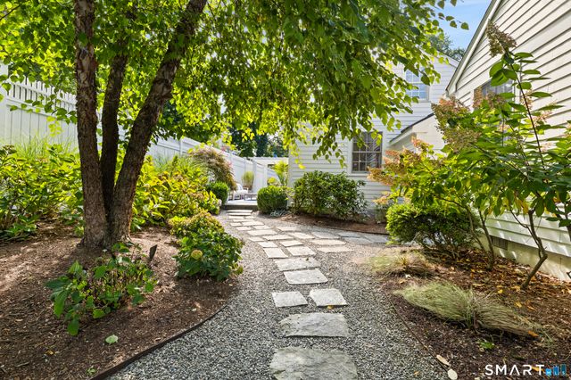 13 Pond Street, Norwalk, CT 06853