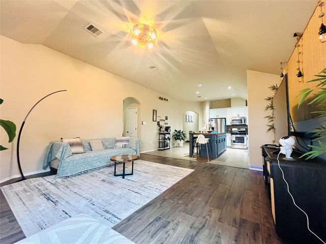 5531 Jay Thrush Drive, Richmond, TX 77407