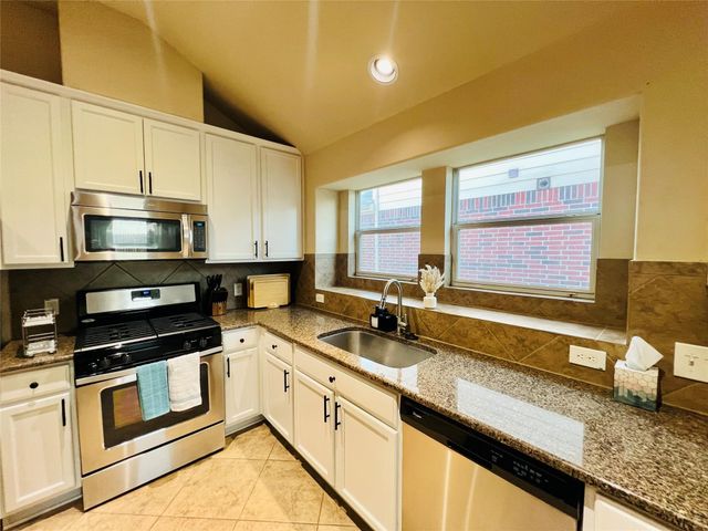 5531 Jay Thrush Drive, Richmond, TX 77407